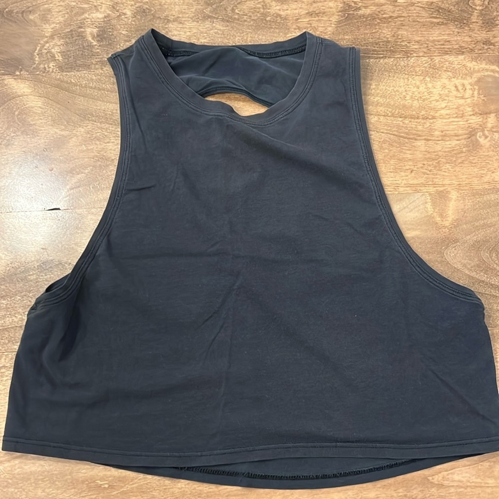 🚨Lululemon Black Crop Tank🚨